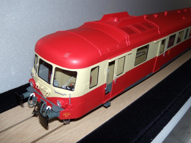 Autorail X 2800 Proto Models en livrée rouge et crème à toit rouge (X 2807 - Limoges ou X 2812 - Metz ou X 2831 - Toulouse)